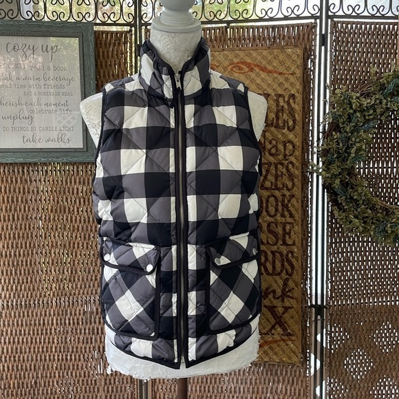 Woolrich Duck Down Black and White Checked Puffer Vest - Picture 11 of 11